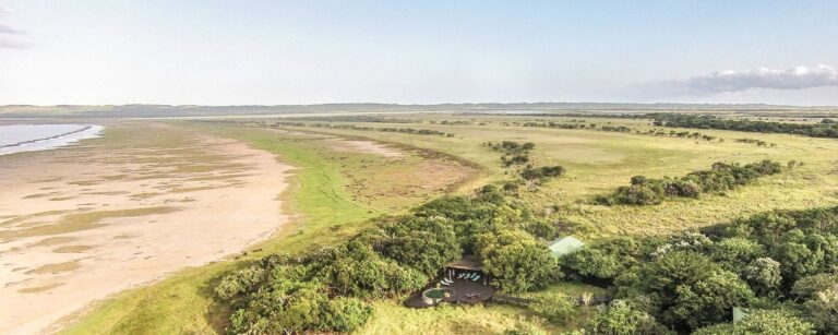 Makakatana Bay Lodge