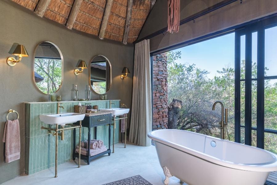 Last Word Makanyane - Bathrooms and River Decks