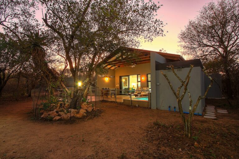 Kruger's Keep couples cottage, Marloth Park, Mpumalanga