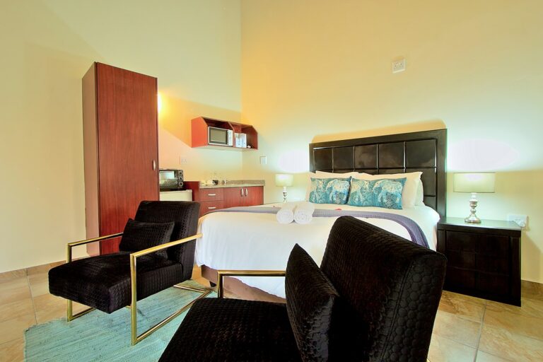 Royale Marlothi Safari Lodge apartment, Marloth Park conservation estate