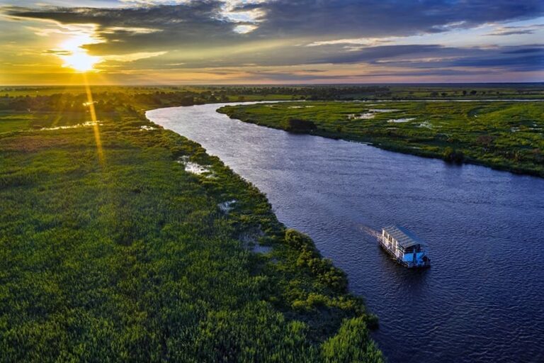 Okavango Spirit Houseboat