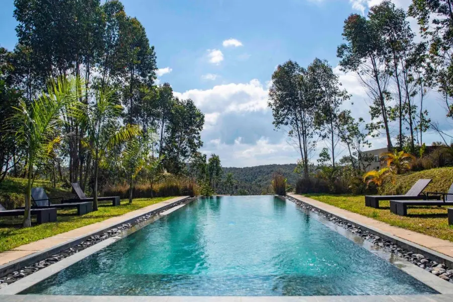 Dining at Mantadia Lodge