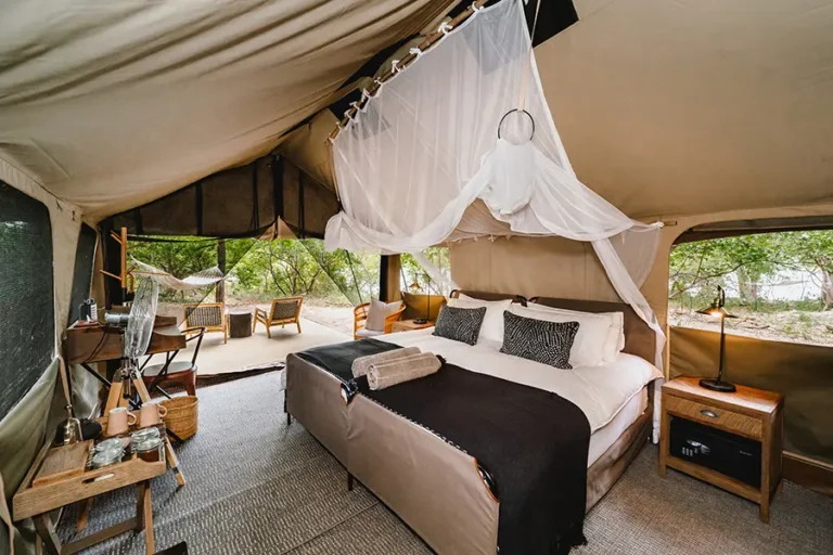 Tsowa Safari Island Lodge
